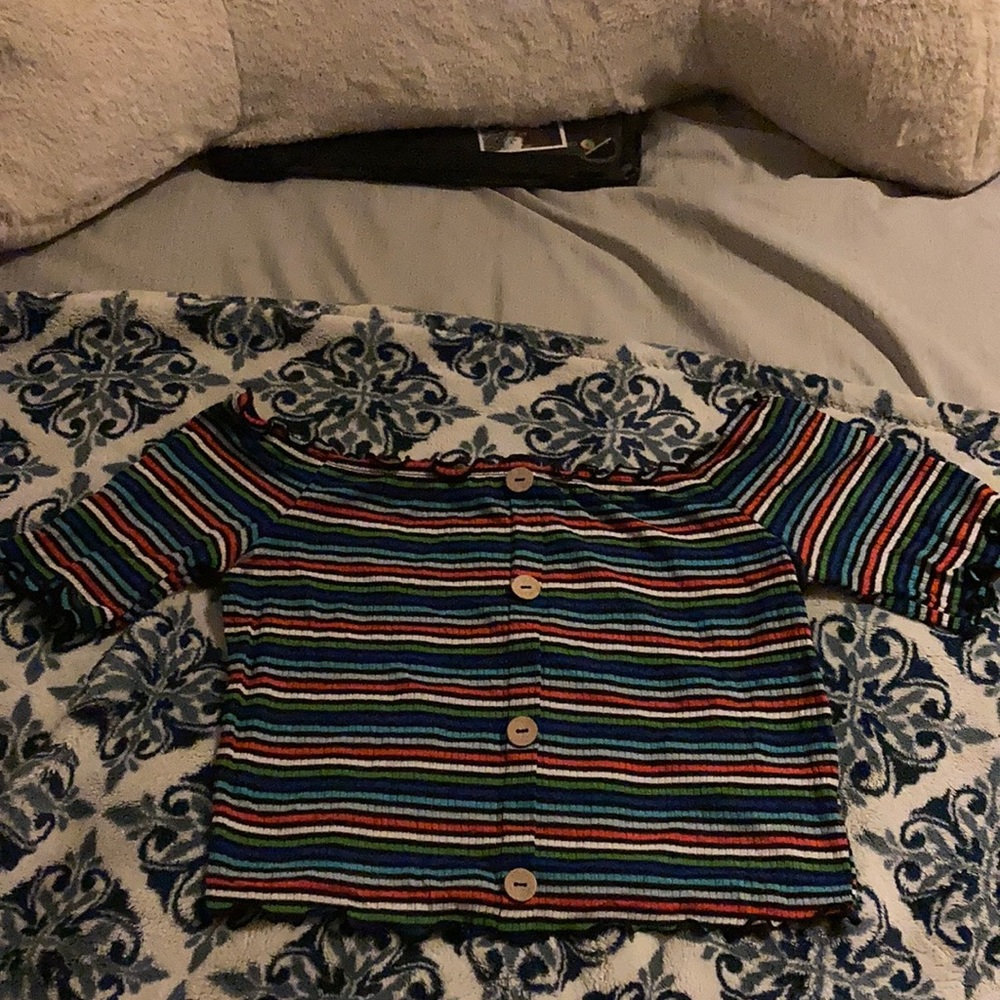 Off shoulder shirt